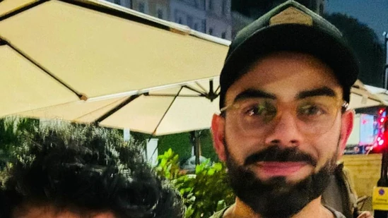 Virat Kohli seen in London for the first time since Anushka Sharma's return to Mumbai, happily takes a selfie with a fan