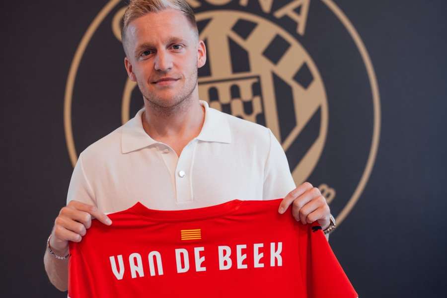 Girona midfielder Van de Beek's candid opinion on Manchester United