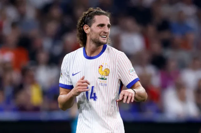 Criticism mounts on Adrien Rabiot’s agent for ‘incompetence’ following collapsed Manchester United deal