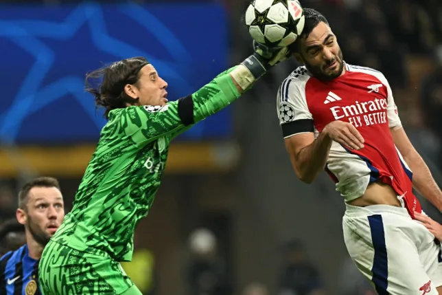 Anger Flares as Mikel Arteta Reacts to Arsenal Star Being 'Punched in the Head' versus Inter